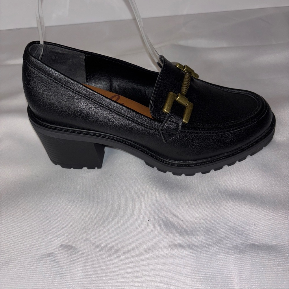 Zodiac Black Gemma Metal Hardware Lug Sole Loafers  7 US / New Without Box